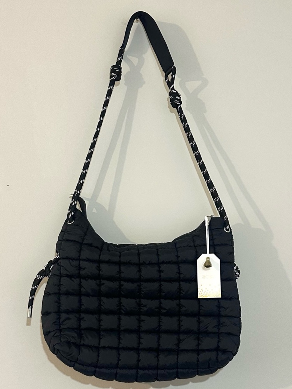 NWT 2CHIC Black Quilted Puffer Shoulder Bag w/ Rope Strap - Picture 2 of 10
